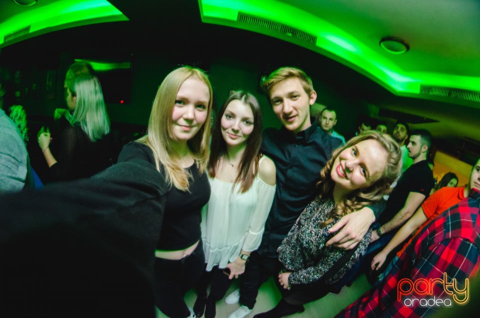 Friday Night Party, Green Pub