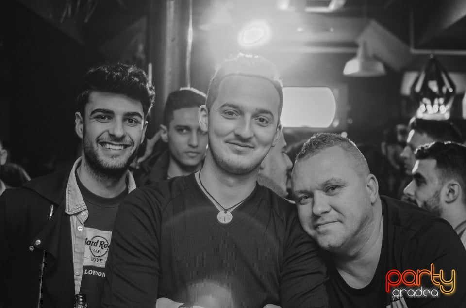 Saturday Night Party, Green Pub