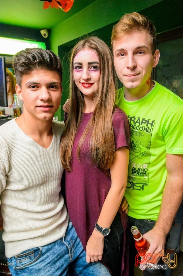 Green Witch Party, Green Pub