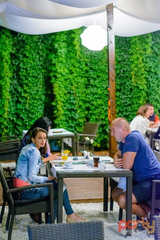 Grill Party, Vine Summer Garden & Grill