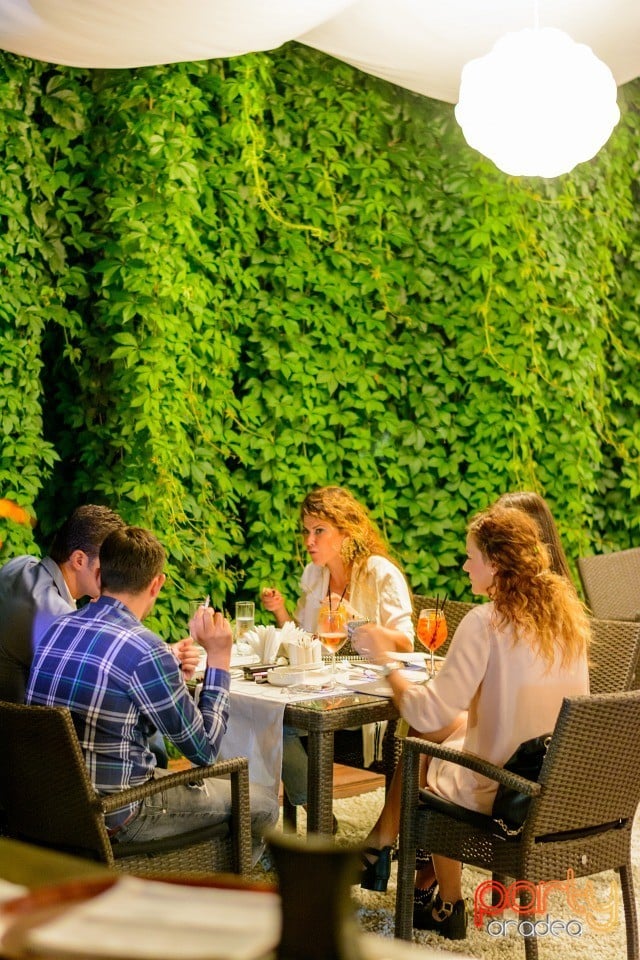 Grill Party, Vine Summer Garden & Grill