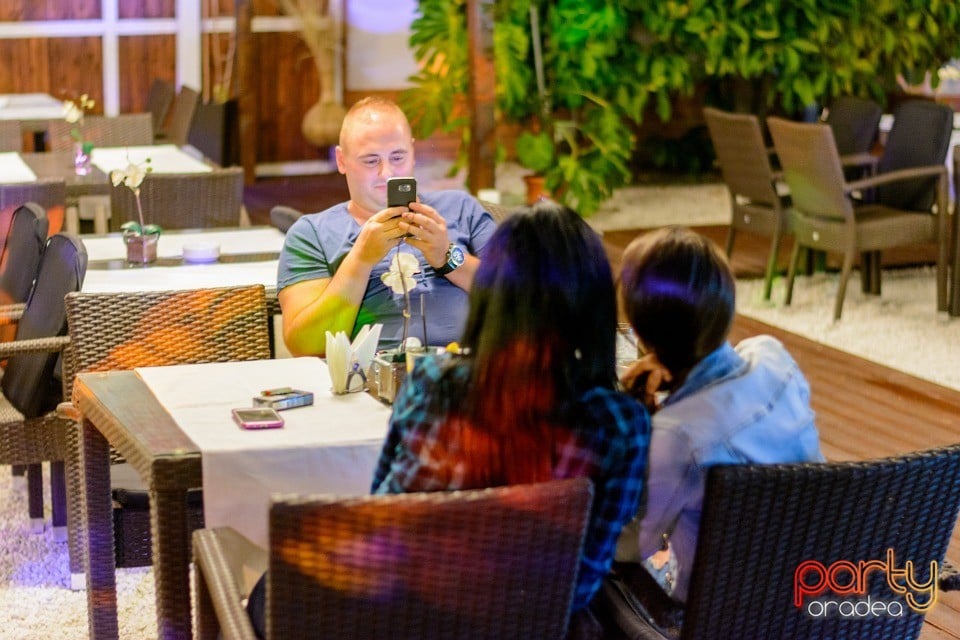 Grill Party, Vine Summer Garden & Grill