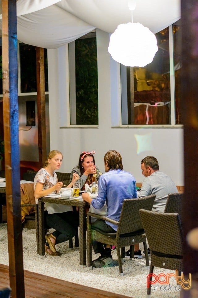 Grill Party, Vine Summer Garden & Grill