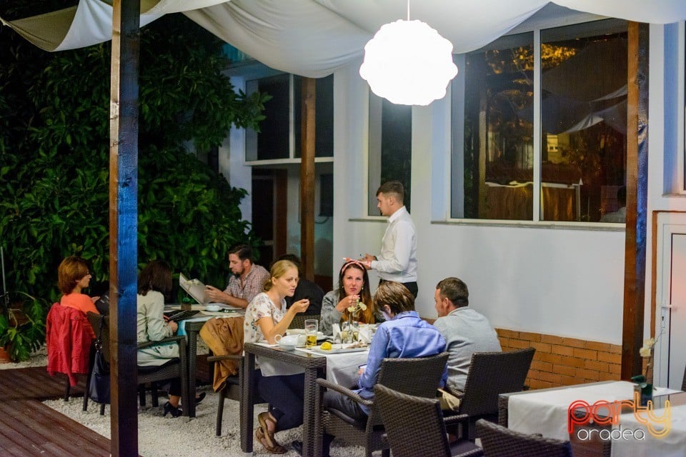 Grill Party, Vine Summer Garden & Grill