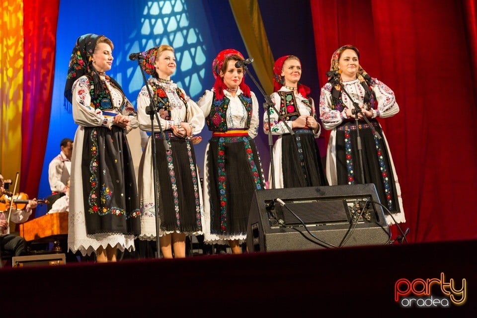 Hai să dăm mână cu mână!, Teatrul Regina Maria