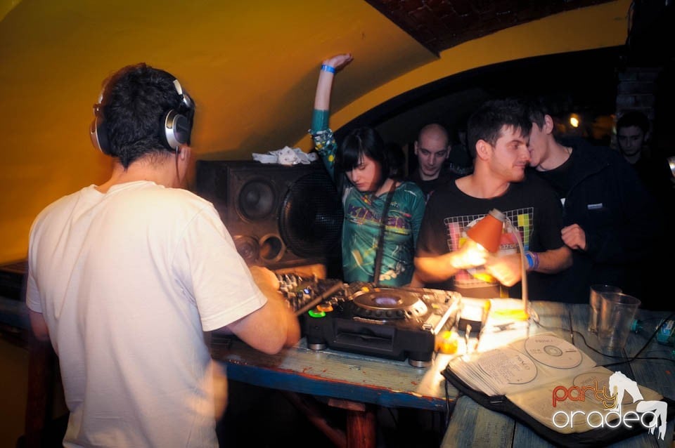 Half-Organic prezintă: Valentine's Nightmare, 