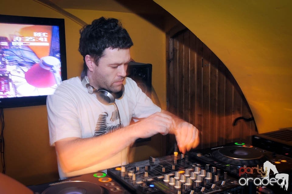 Half-Organic prezintă: Valentine's Nightmare, 