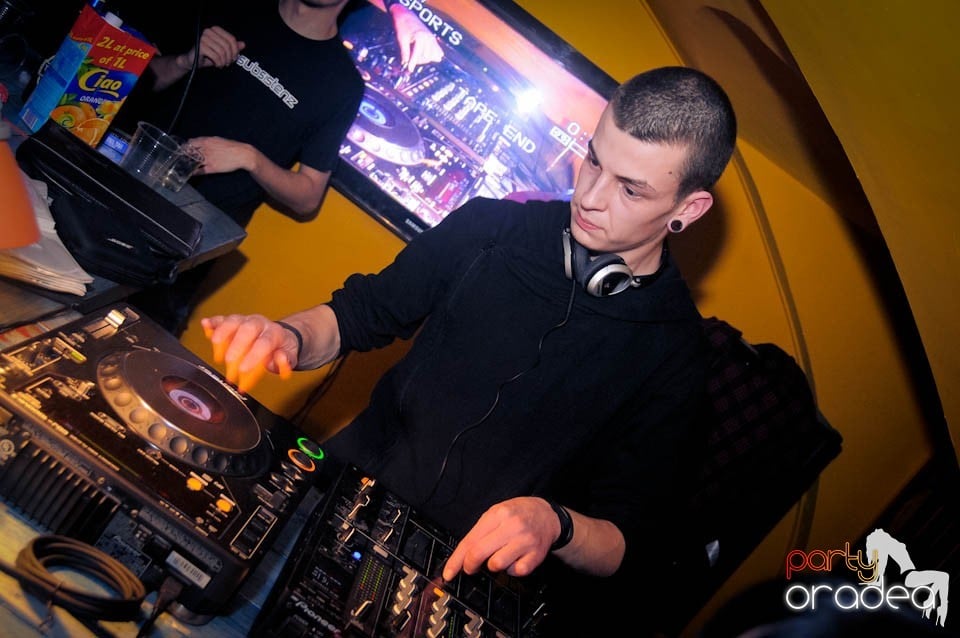 Half-Organic prezintă: Valentine's Nightmare, 