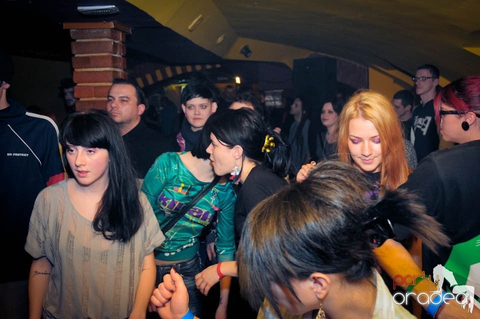 Half-Organic prezintă: Valentine's Nightmare, 