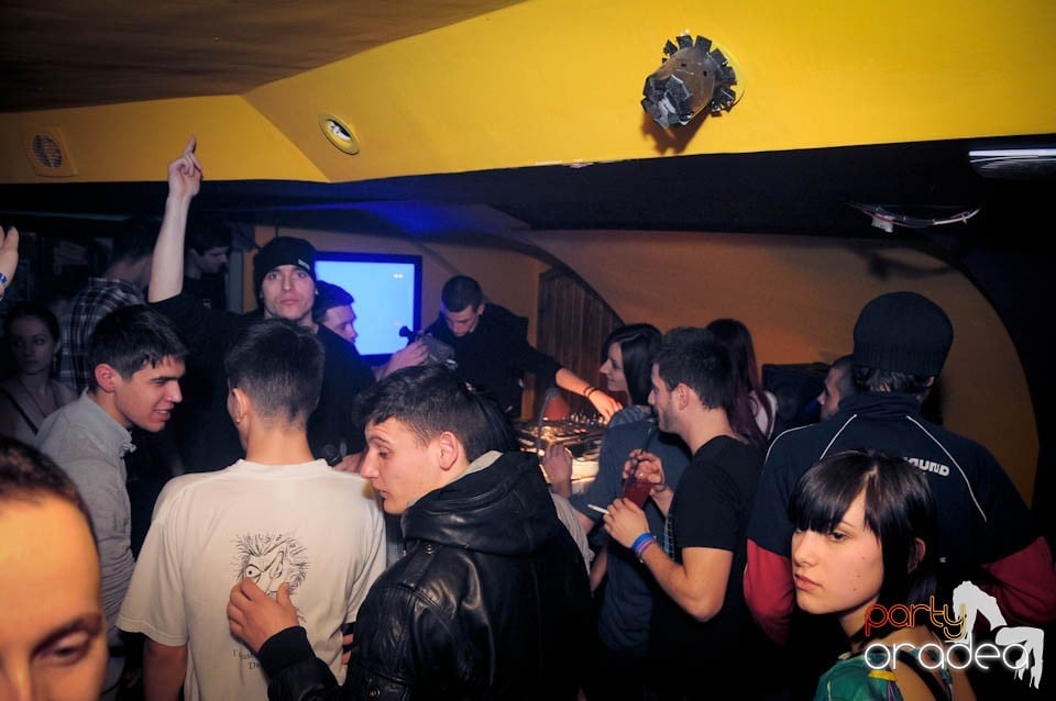 Half-Organic prezintă: Valentine's Nightmare, 