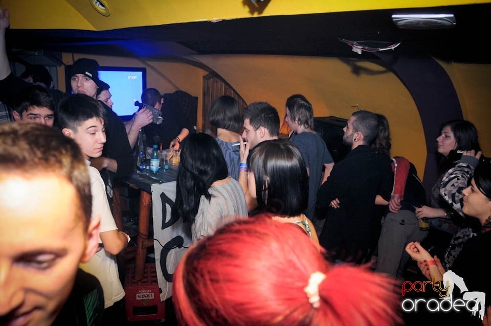 Half-Organic prezintă: Valentine's Nightmare, 