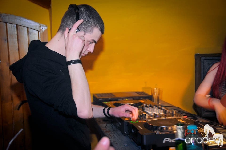 Half-Organic prezintă: Valentine's Nightmare, 