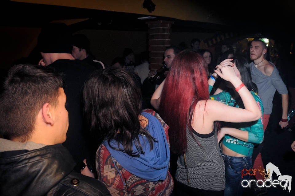 Half-Organic prezintă: Valentine's Nightmare, 