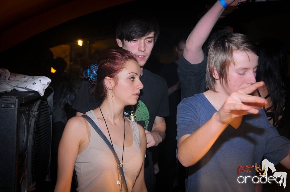 Half-Organic prezintă: Valentine's Nightmare, 