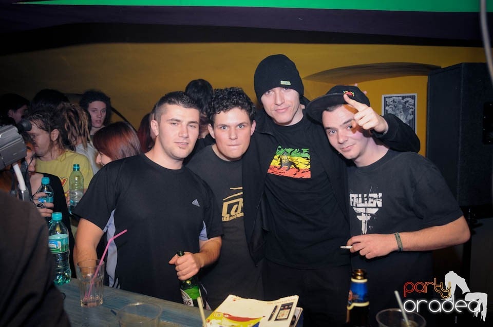 Half-Organic prezintă: Valentine's Nightmare, 