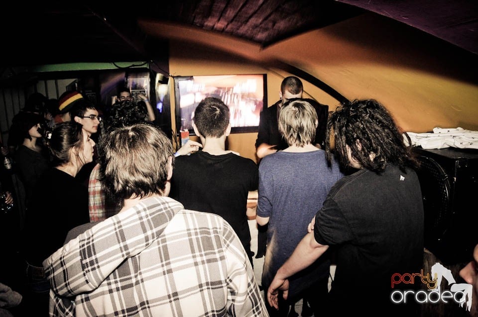 Half-Organic prezintă: Valentine's Nightmare, 