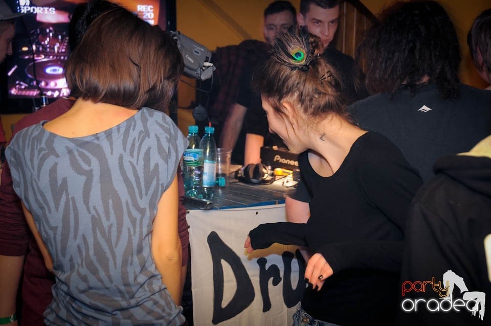 Half-Organic prezintă: Valentine's Nightmare, 