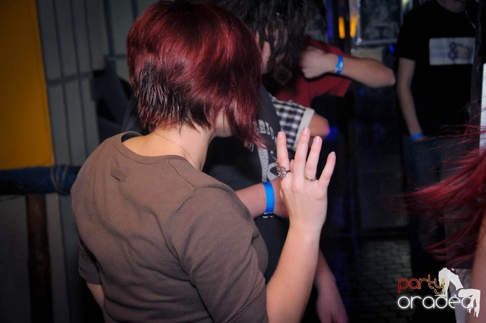 Half-Organic prezintă: Valentine's Nightmare, 