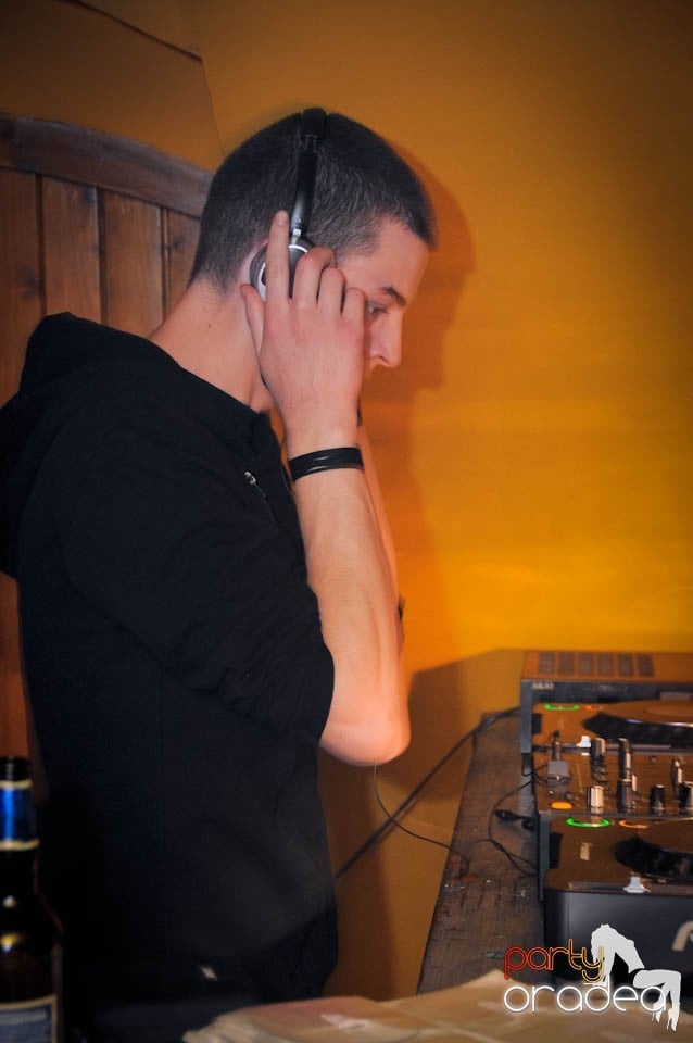 Half-Organic prezintă: Valentine's Nightmare, 