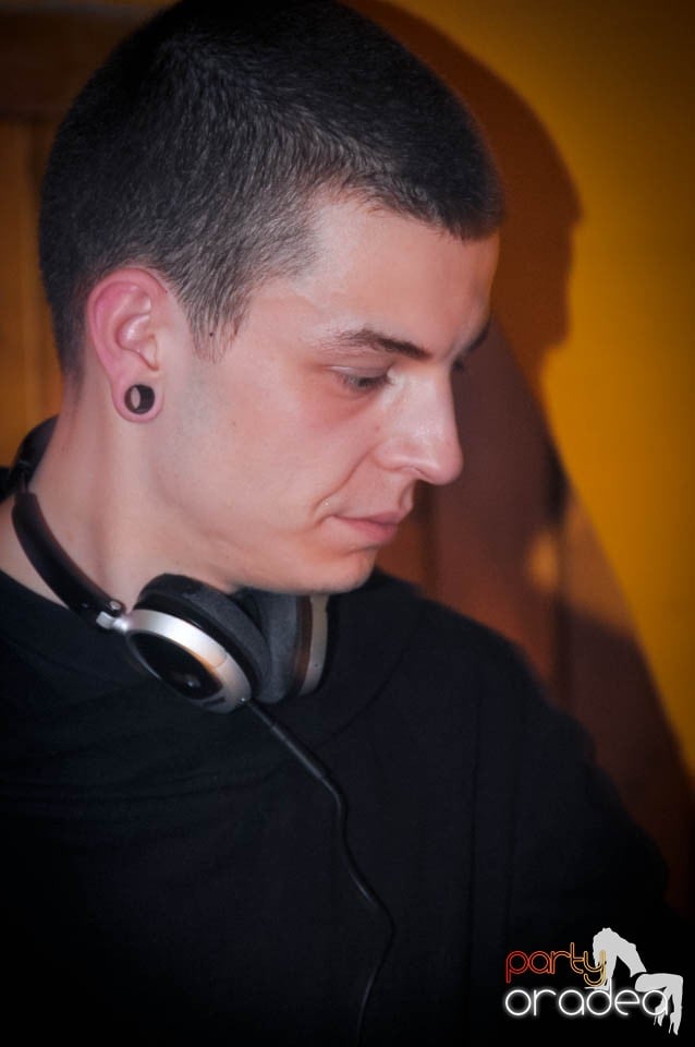 Half-Organic prezintă: Valentine's Nightmare, 