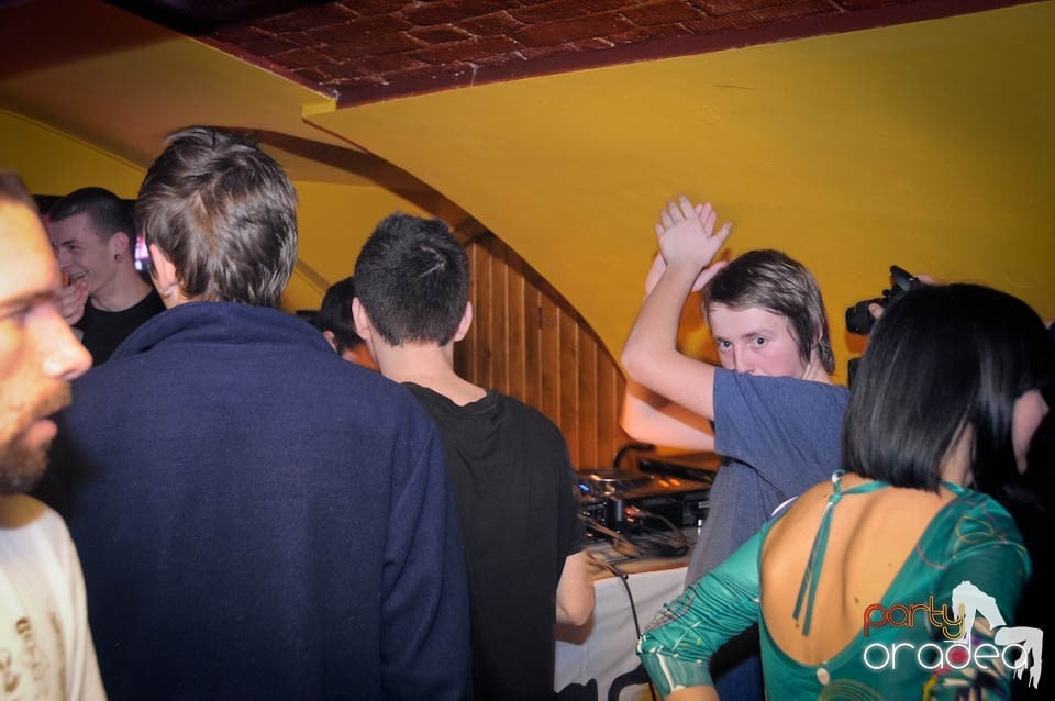 Half-Organic prezintă: Valentine's Nightmare, 