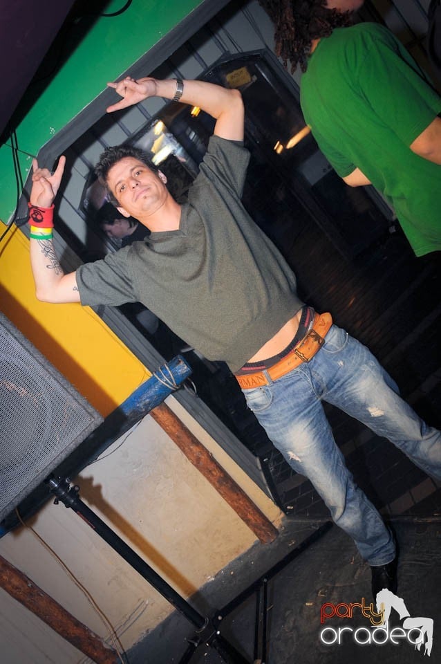 Half-Organic prezintă: Valentine's Nightmare, 