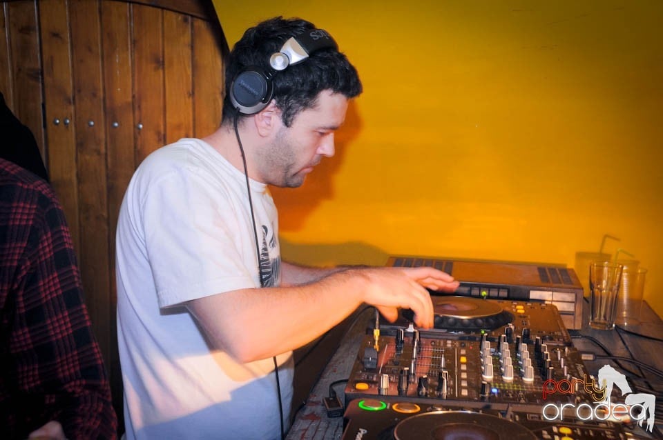 Half-Organic prezintă: Valentine's Nightmare, 