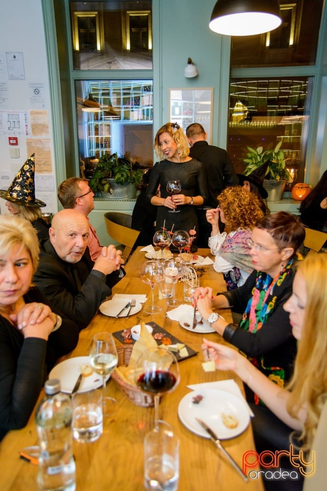 Hallo-Wine Party,