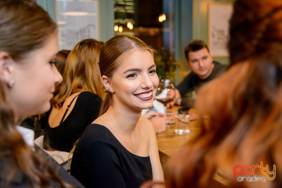 Hallo-Wine Party,
