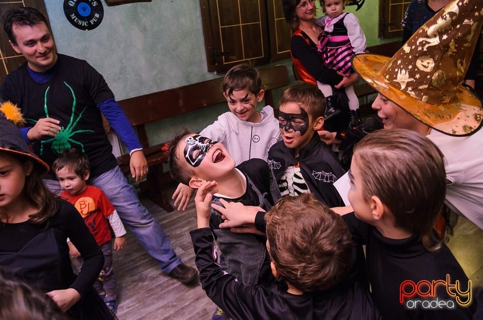 Halloween Ball, Queen's Music Pub