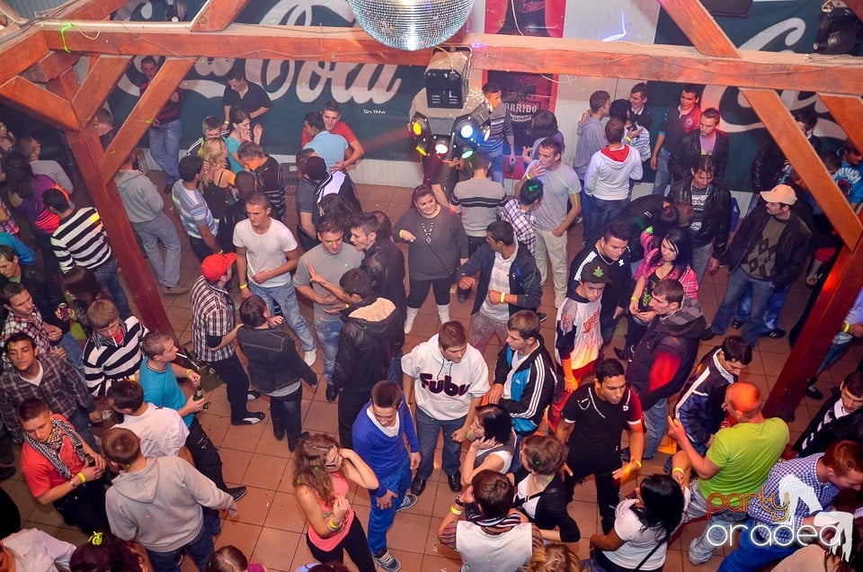 Halloween Party & Laser Show în Faház, 