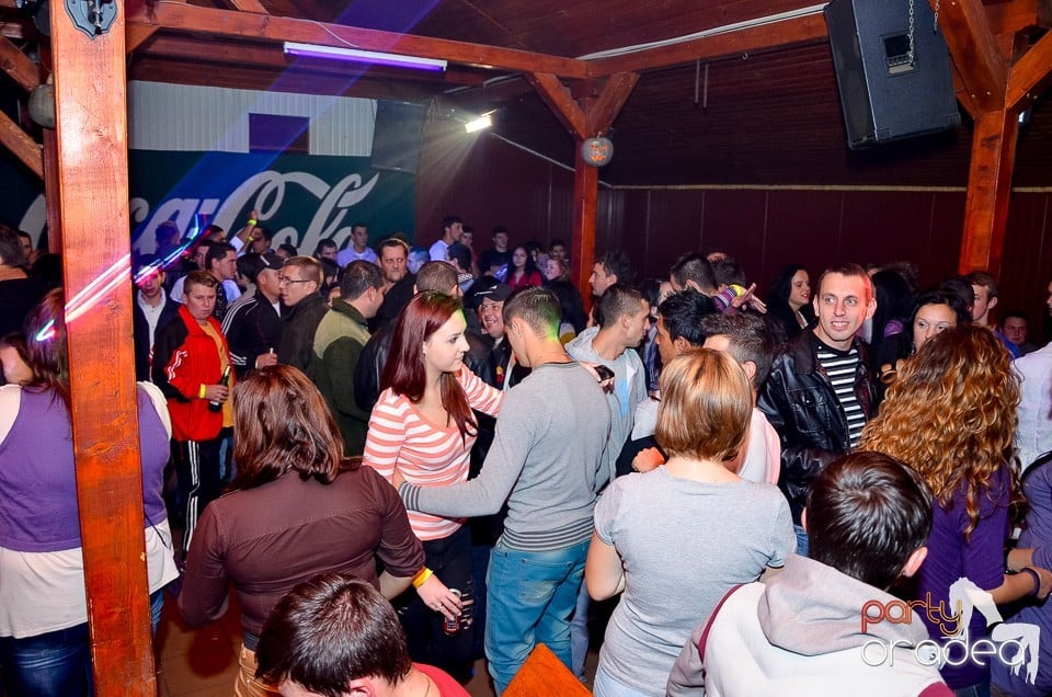 Halloween Party & Laser Show în Faház, 