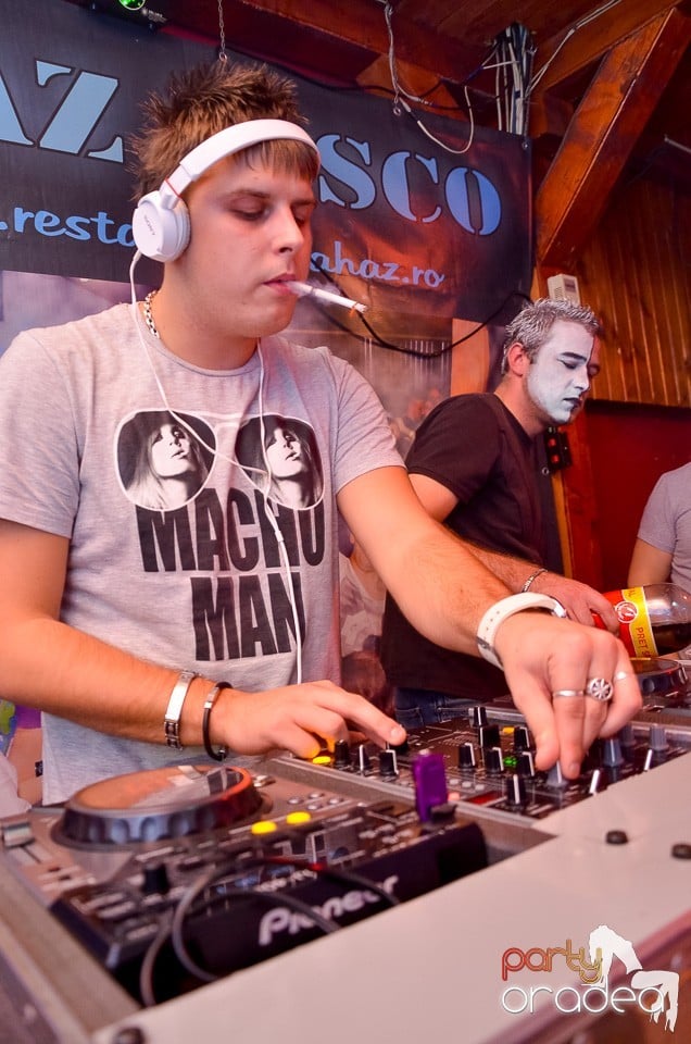 Halloween Party & Laser Show în Faház, 