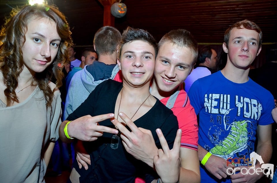 Halloween Party & Laser Show în Faház, 