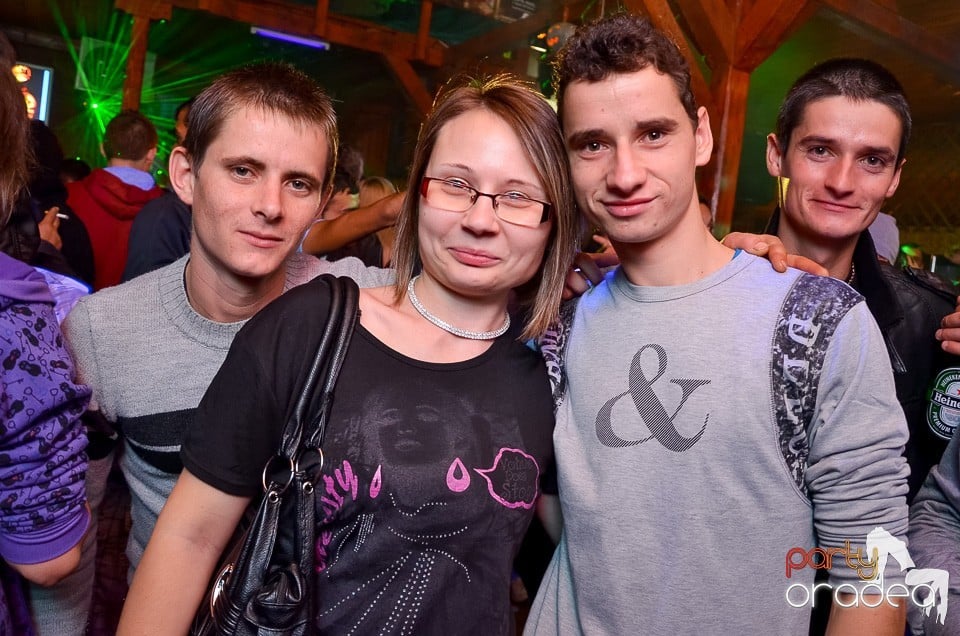 Halloween Party & Laser Show în Faház, 