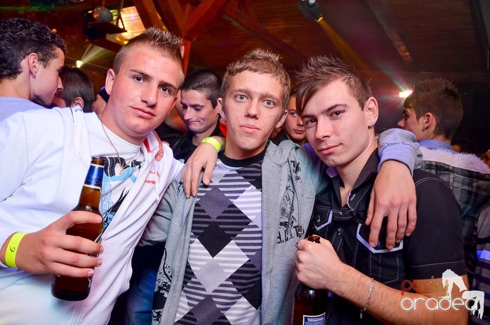 Halloween Party & Laser Show în Faház, 