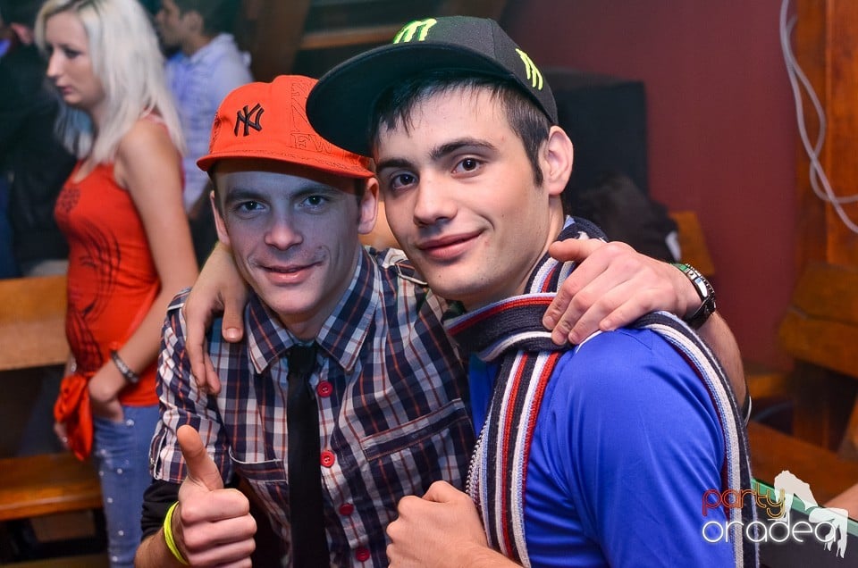 Halloween Party & Laser Show în Faház, 