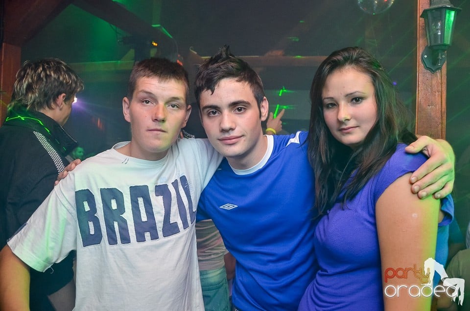 Halloween Party & Laser Show în Faház, 