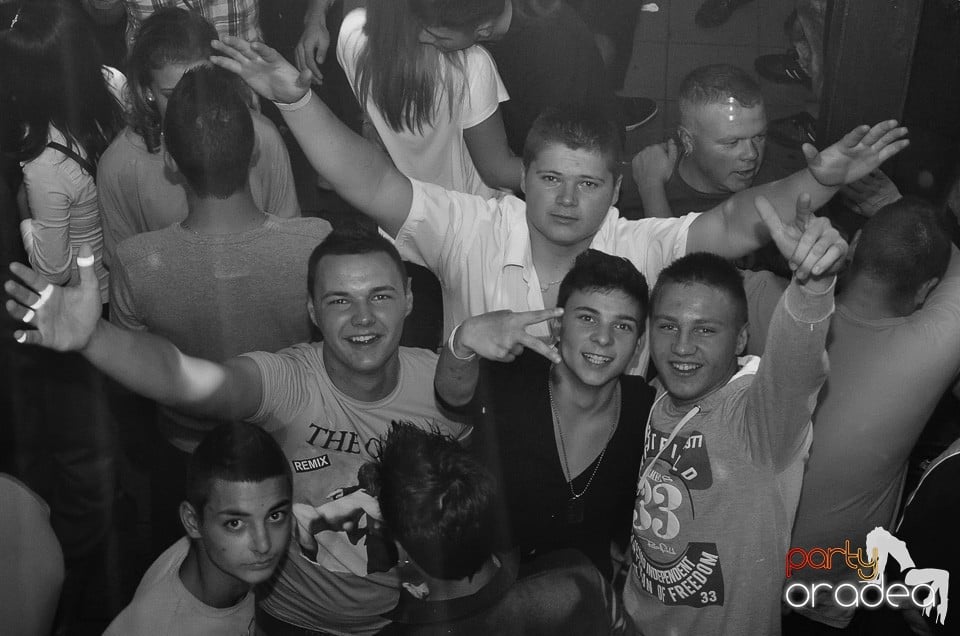 Halloween Party & Laser Show în Faház, 