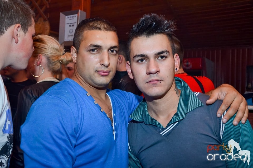 Halloween Party & Laser Show în Faház, 