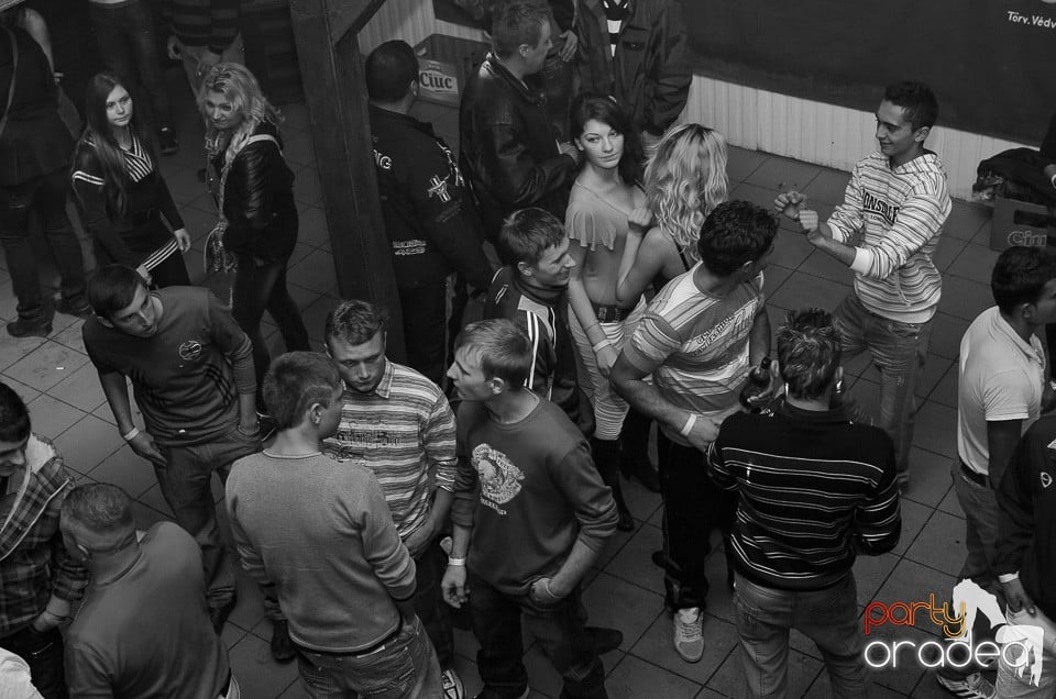 Halloween Party & Laser Show în Faház, 