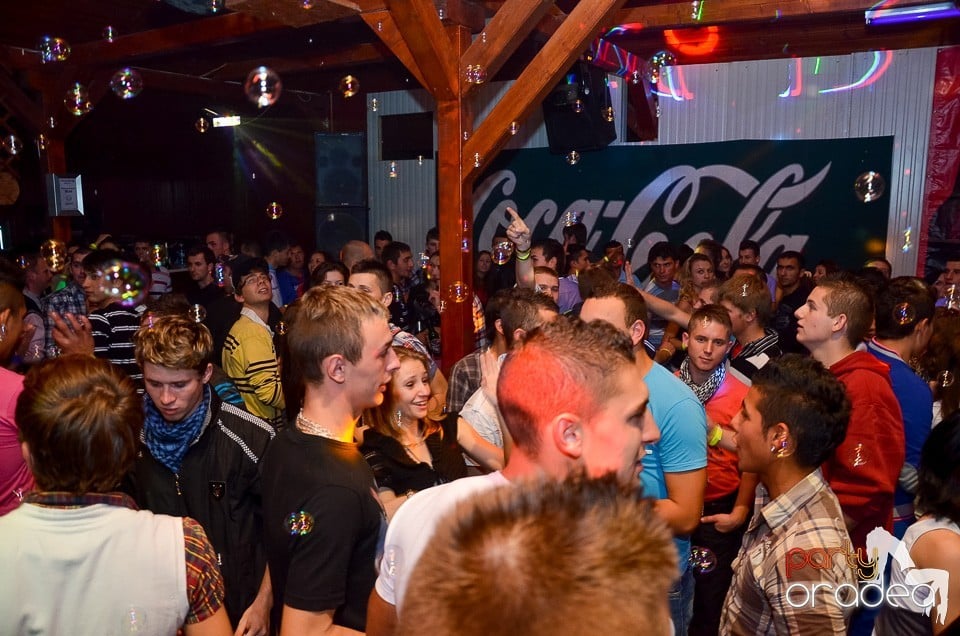 Halloween Party & Laser Show în Faház, 