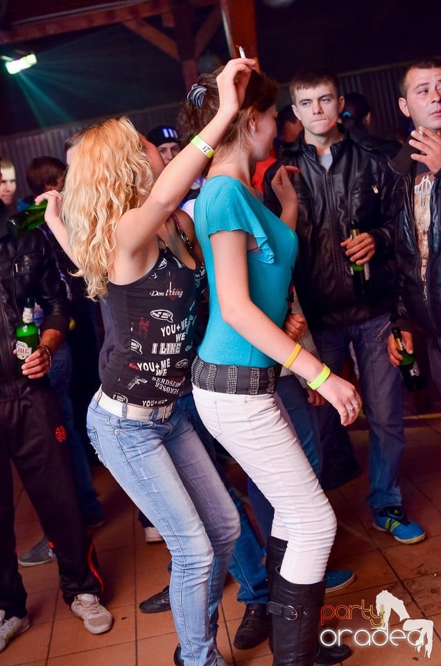 Halloween Party & Laser Show în Faház, 