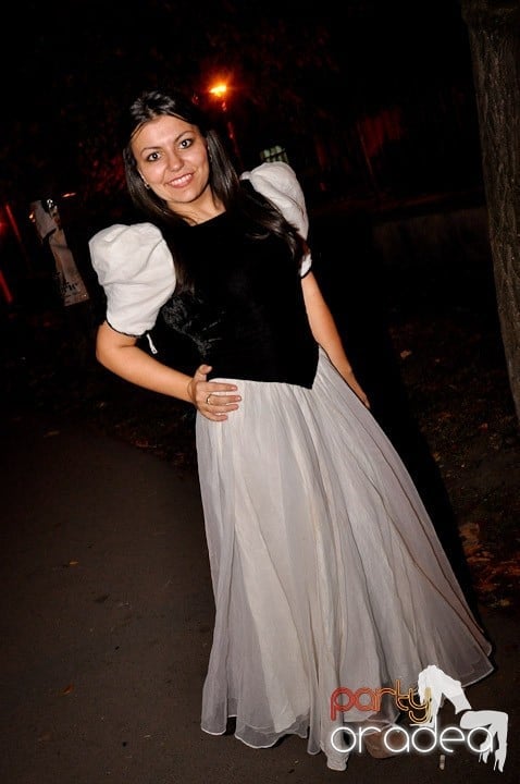 Halloween Party, Student's Place