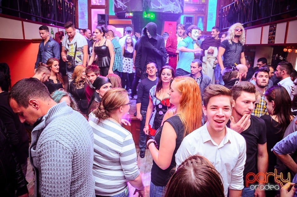 Halloween Party în Window Pub, 