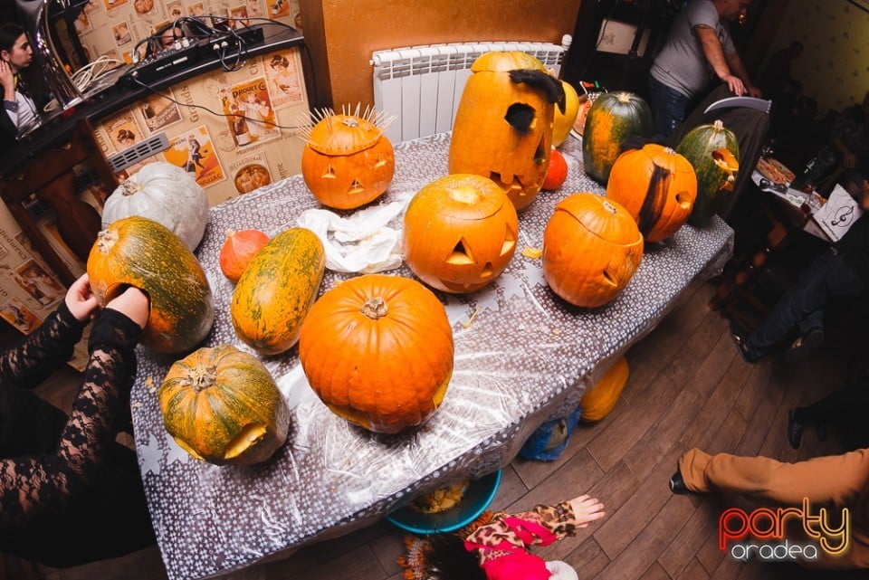 Halloweenul copiilor, Restaurant Retro