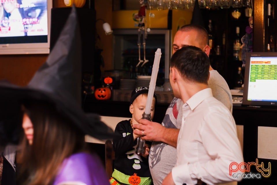 Halloweenul copiilor, Restaurant Retro