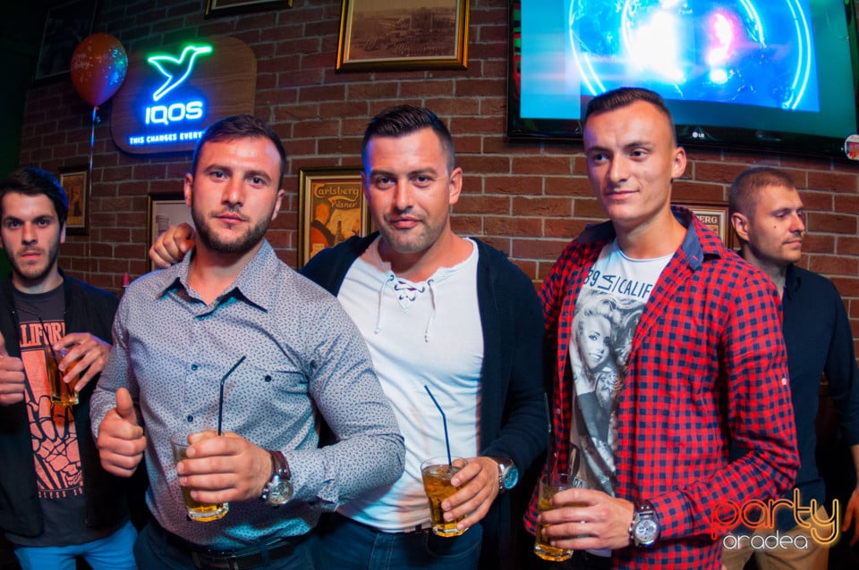 Happy Birthday Green Pub, Green Pub