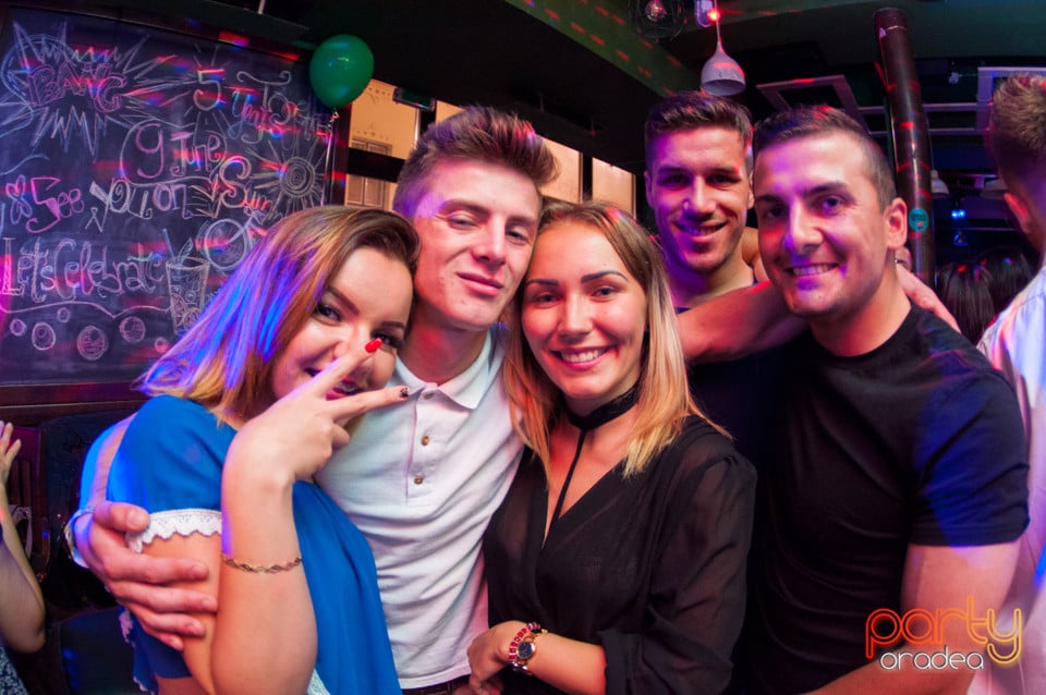 Happy Birthday Green Pub, Green Pub