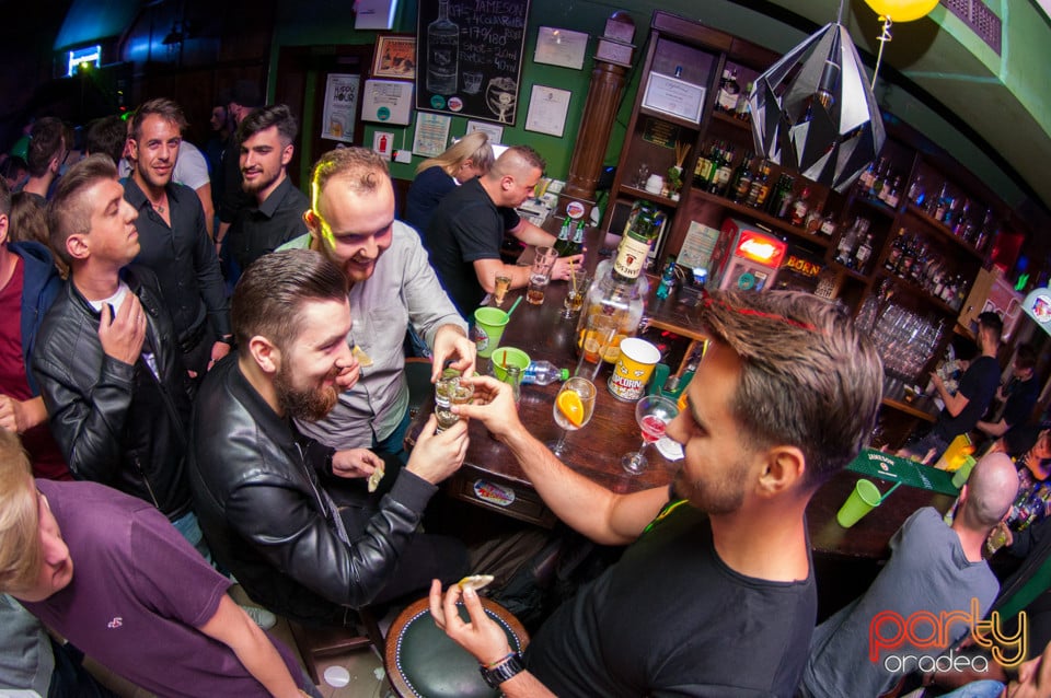 Happy Birthday Green Pub, Green Pub